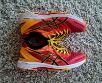 Sneaker Asics Laufschuhe Gr. 45 sehr leicht Sachsen-Anhalt - Halle Vorschau