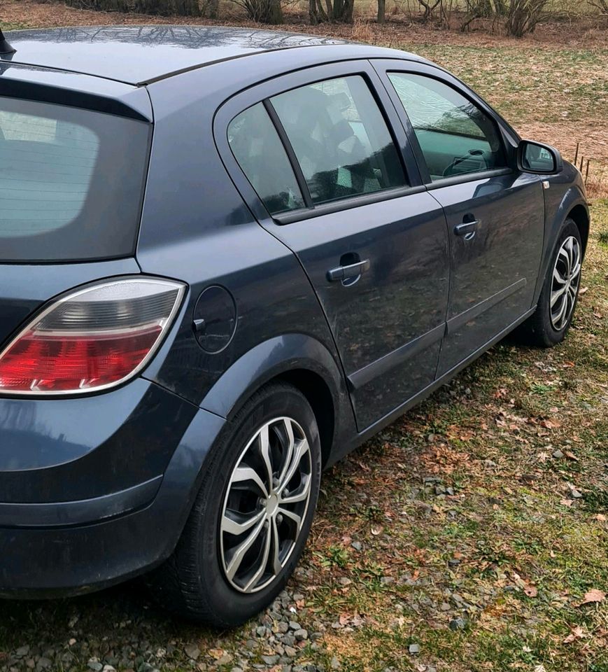 Opel Astra H 1.6 Benzin Manuell in Kusel