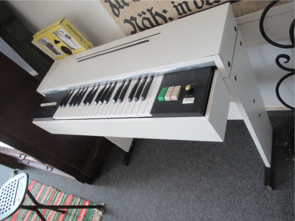 alte Magnus Orgel electronic Organ für Einsteiger in Hohenstein-Ernstthal