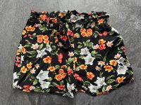 Damen Sommer Short Blumen kurze Hose Gr. M 38 Baden-Württemberg - Magstadt Vorschau