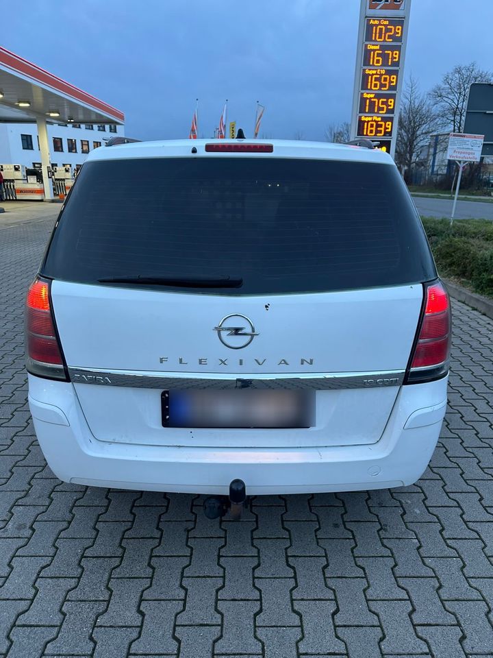 Opel Zafira Flexivan 1.9   2 Jahre TÜV in Hanau