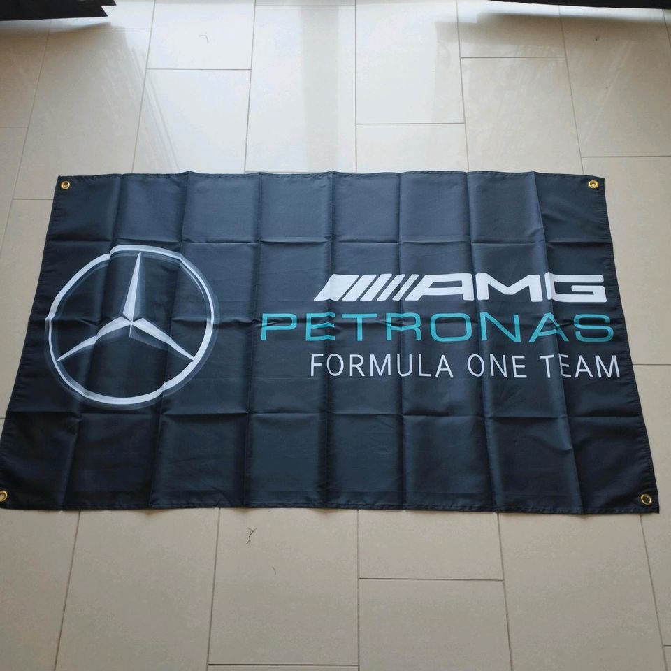 MERCEDES AMG PETRONAS F1 Flagge/Banner/Merchandise/Wandbild in Schöllnach