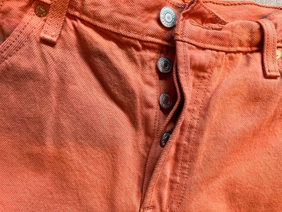 Levi's 501 Short zimt-orange Gr. 44 W 32 NEU in Dortmund