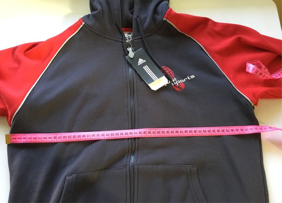 Adidas Sweatshirt Jacke mit Kapuze neu Größe M in Burbach