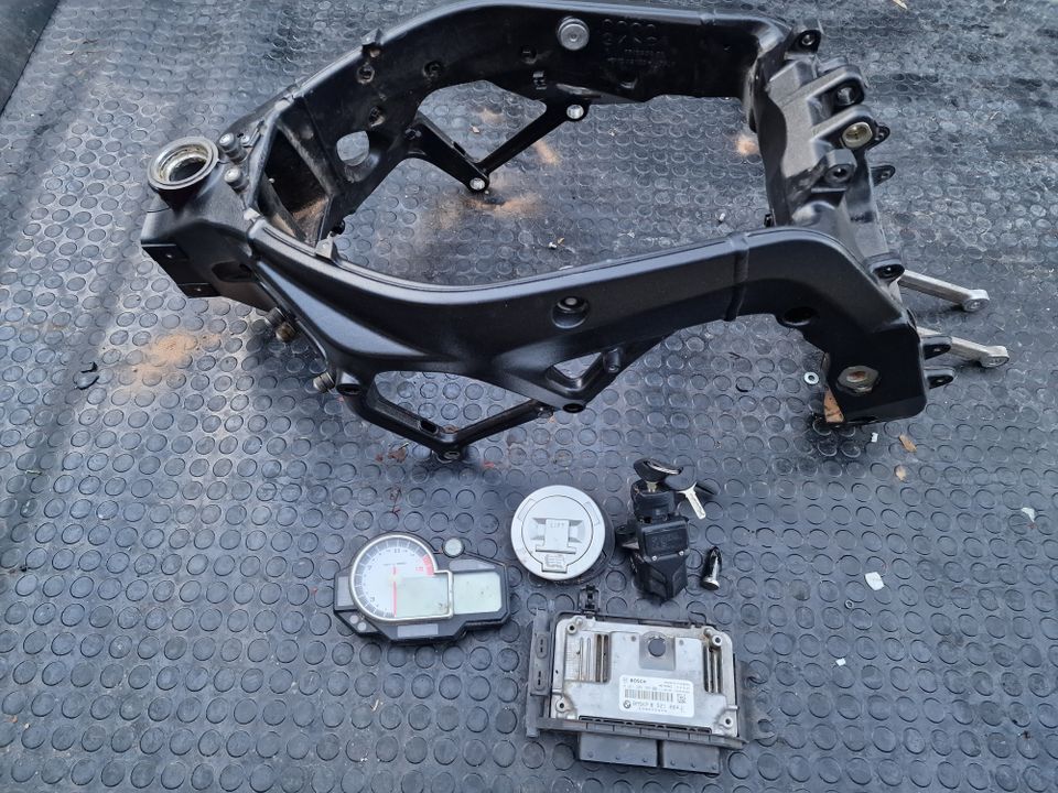 BMW S1000RR 2011 Rahmen Frame Keyset Schlosssatz Tacho in Elsdorf