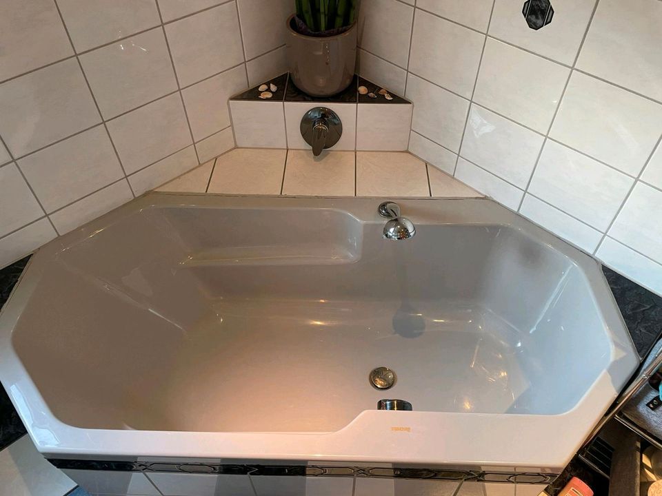Badewanne Duscholux 8 eckig hellgrau gebraucht in Hosenfeld