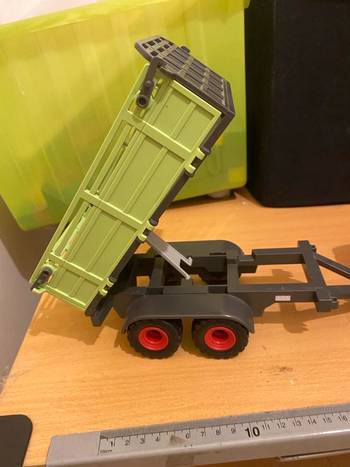 Playmobil Traktor mit Anhänger (Kippanhänger) in Netphen