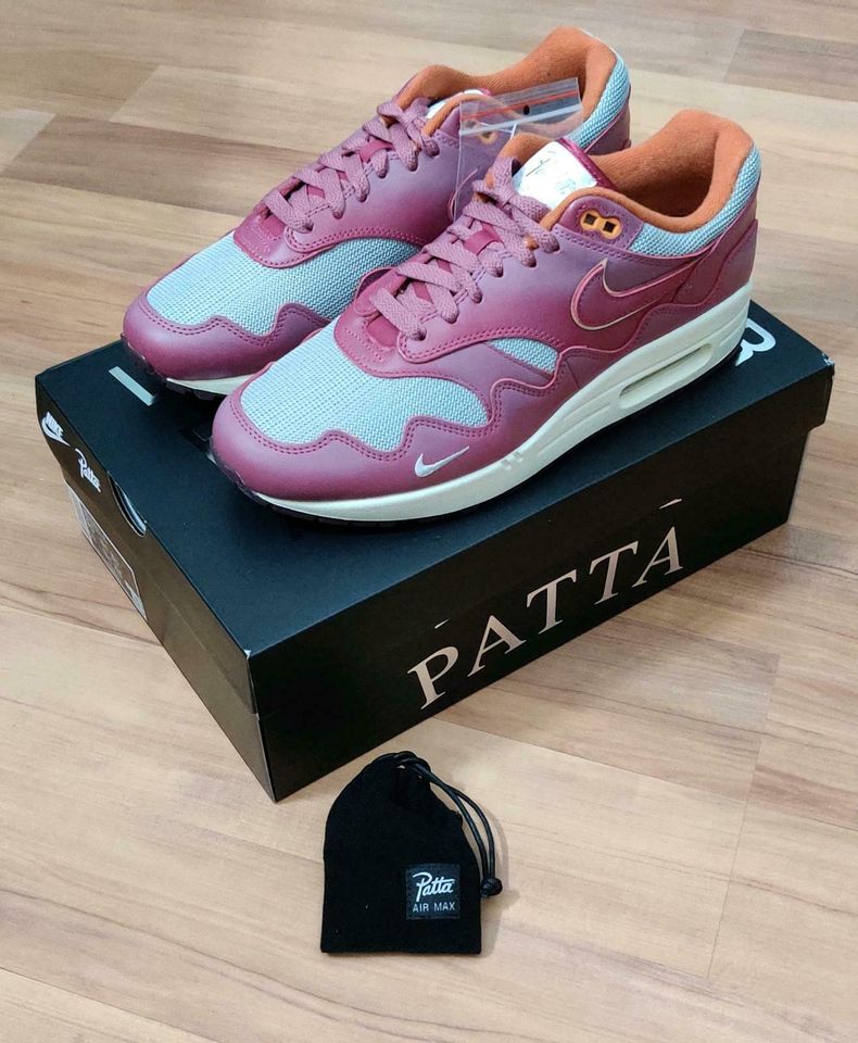 Nike Air Max 1 x Patta Maroon with Bracelet in Bobenheim-Roxheim