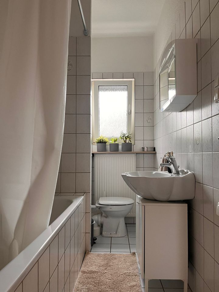 3 Zimmer Wohnung Kernsaniert mit komplett ausgestatteter Küche in Gelsenkirchen