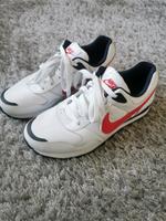 Schuhe Sneaker Jugend Nike - Größe 38,5 - NEU Hessen - Neuhof Vorschau