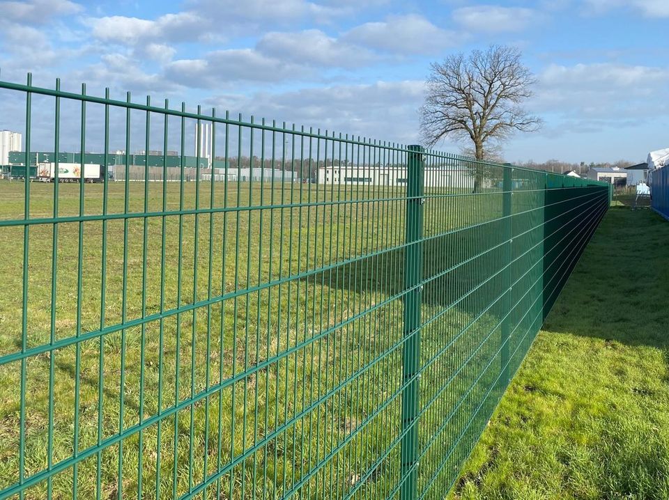 CITY ZAUN Zaunbau Hochwertige Zäune Doppelstabmattenzaun Premiumzaun 6/5/6 8/6/8 Doppelstabmatten Sichtschutzzaun Gartenzaun Metallzaun Zauntor Tor Pforte Zaunpforte Montage Sichtschutz Zaunmontage in Berlin