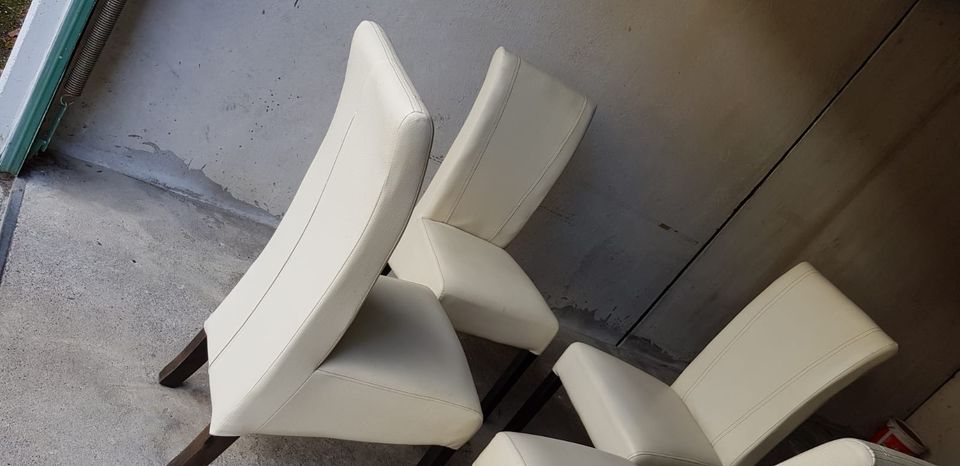 4 Leder Stühle in Bochum