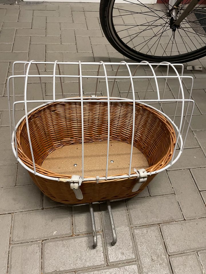 Hundefahrradkorb mit Lenkerbefestigung (Hund 8 kg) in Dresden