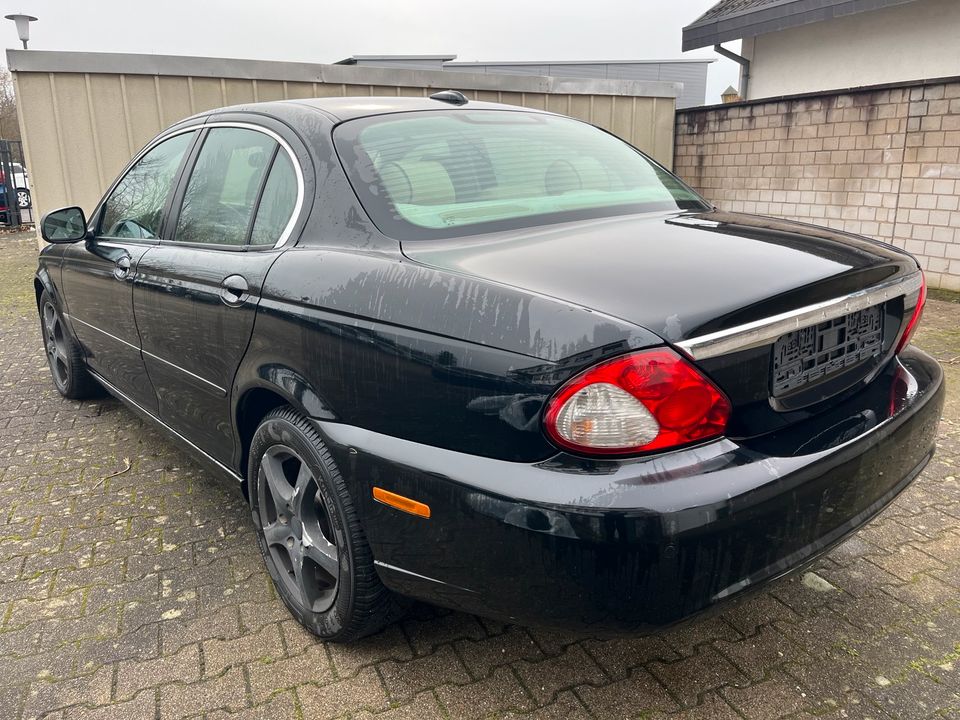 Jaguar X-TYPE 2.2 D Executive in Eppelheim