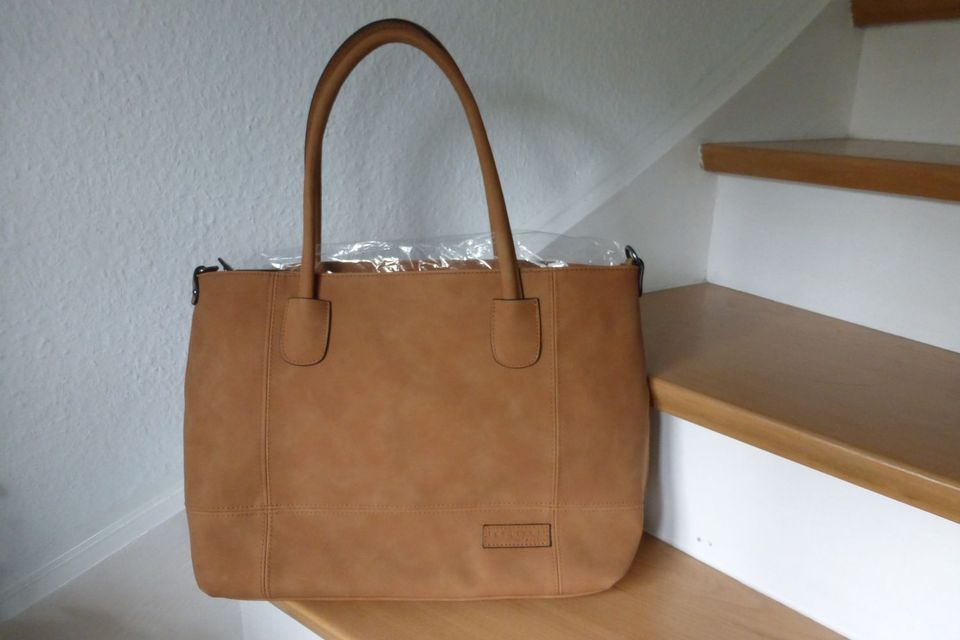 Handtasche Shopper Hüftgold Berlin cognac neu in Saarland - Püttlingen |  eBay Kleinanzeigen ist jetzt Kleinanzeigen