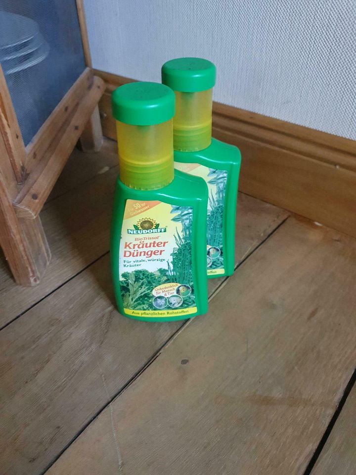 2 Flaschen Bio Trissol Kräuter Dünger in NordrheinWestfalen