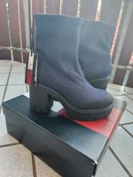 Tommy Hilfiger Plateau Damen Stiefeletten Blau Neu 40 Blockabsatz Baden-Württemberg - Aichelberg Vorschau