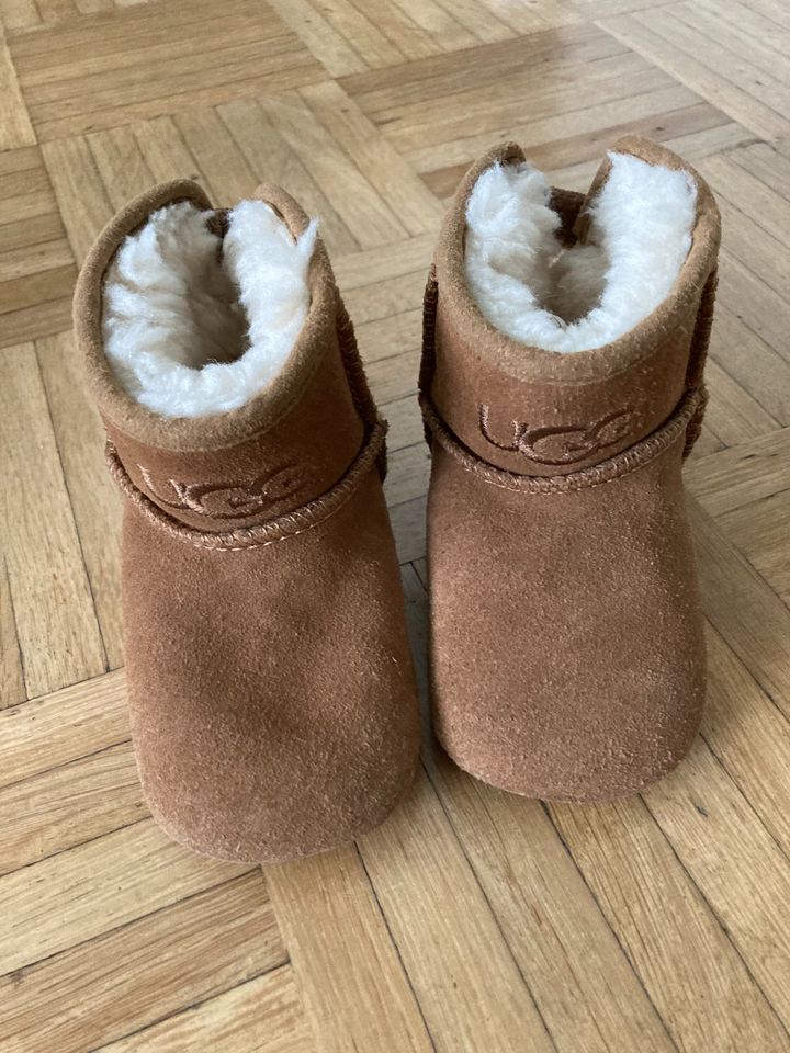 Ugg Kinder Stiefelchen Baily Bow in Ravensburg