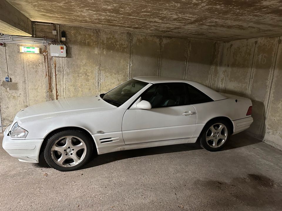 Cabrio-Saison starten mit SL 500 Mercedes Klassiker in Hamburg