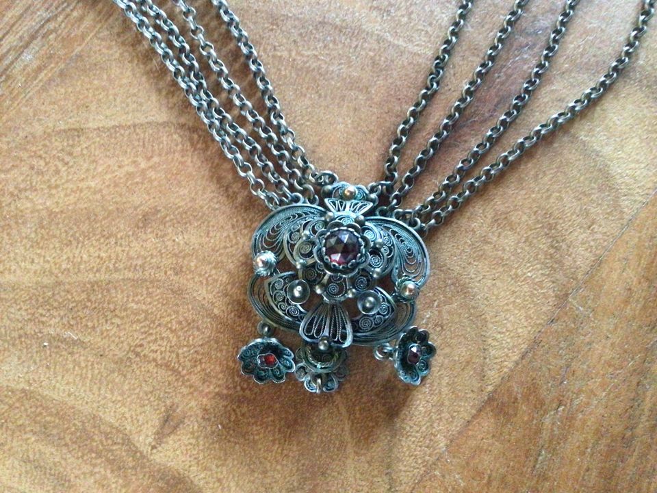 Trachten Collier in Haar