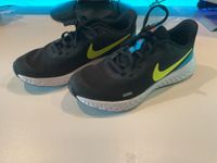 Verkaufe fasst ungebrauchte Nike Schuhe Größe 39 schwarz Neon. Niedersachsen - Oetzen Vorschau