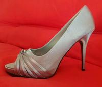 Neu NinaMorena Stilettos High Heels silber grau Peeptoes Pumps 39 Bayern - Durach Vorschau