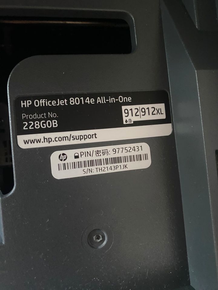 HP OfficeJet 8014e All-in-One ab und zu Papierstau in Düsseldorf