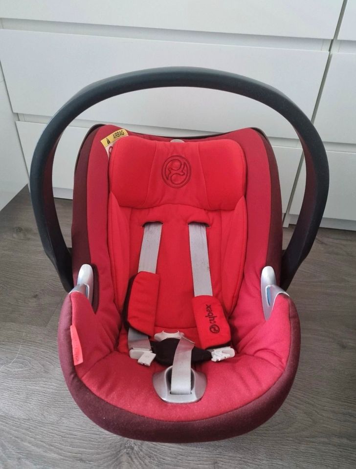 Cybex Babyschale und Isofix in Kassel