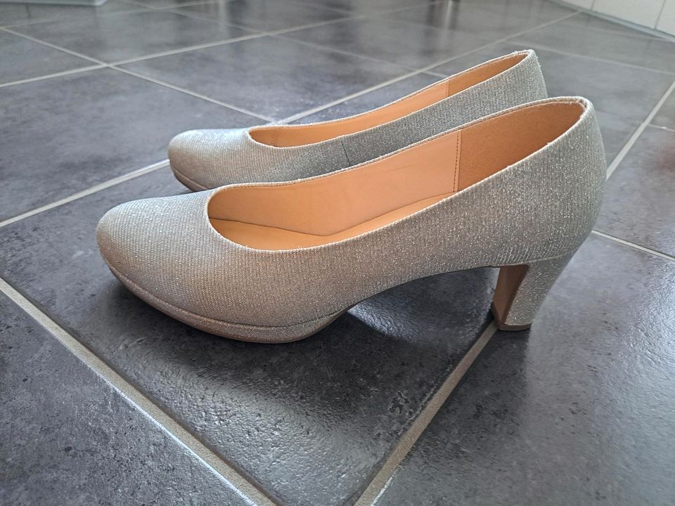 Gabor Pumps silber in Olpe