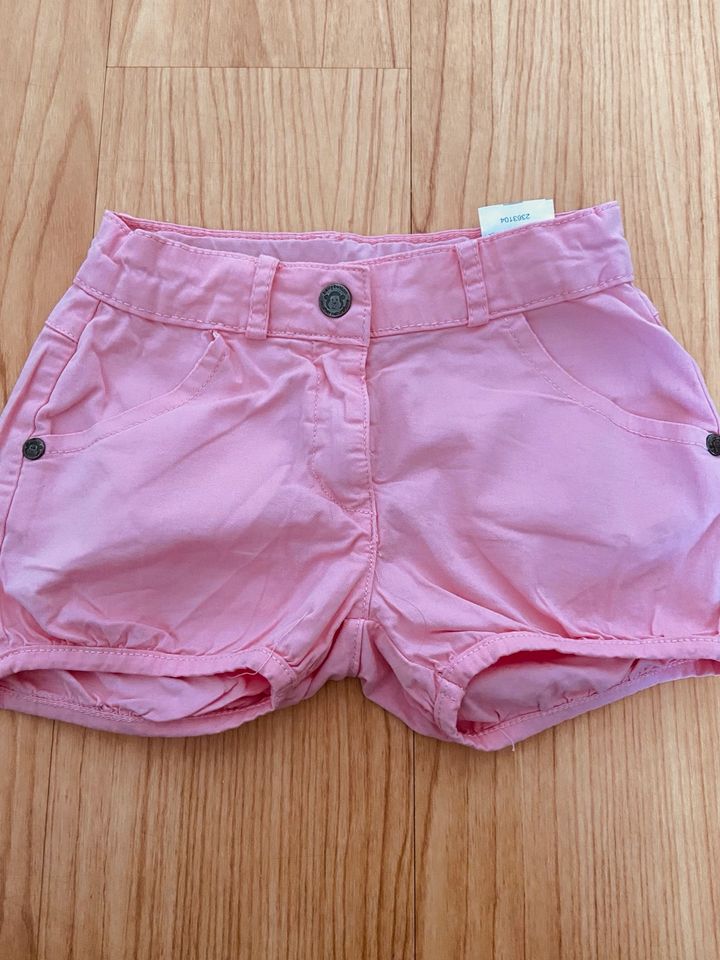 Bellybutton Mothernature Short, Gr. 104, NEU in Mauritz