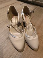 Brautschuhe Rainbow Club 6 1/2 ivory Schleswig-Holstein - Arkebek Vorschau