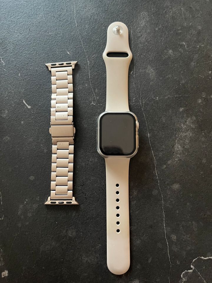 Apple Watch Serie 7 (GPS, 41mm) Smartwatch in Pforzheim