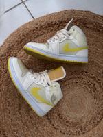 Nike Jordan mid 1 weiß gelb 37,5 Nordrhein-Westfalen - Kevelaer Vorschau