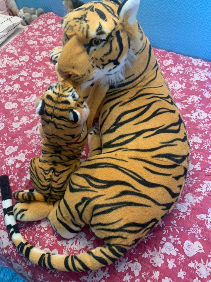 Neues XXL Kuscheltier Tiger Mama mit Kind in Braun, in Berlin