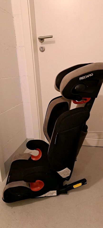 Kindersitz RECARO Monza Nova IS Seatfix Mocca in Vaihingen an der Enz