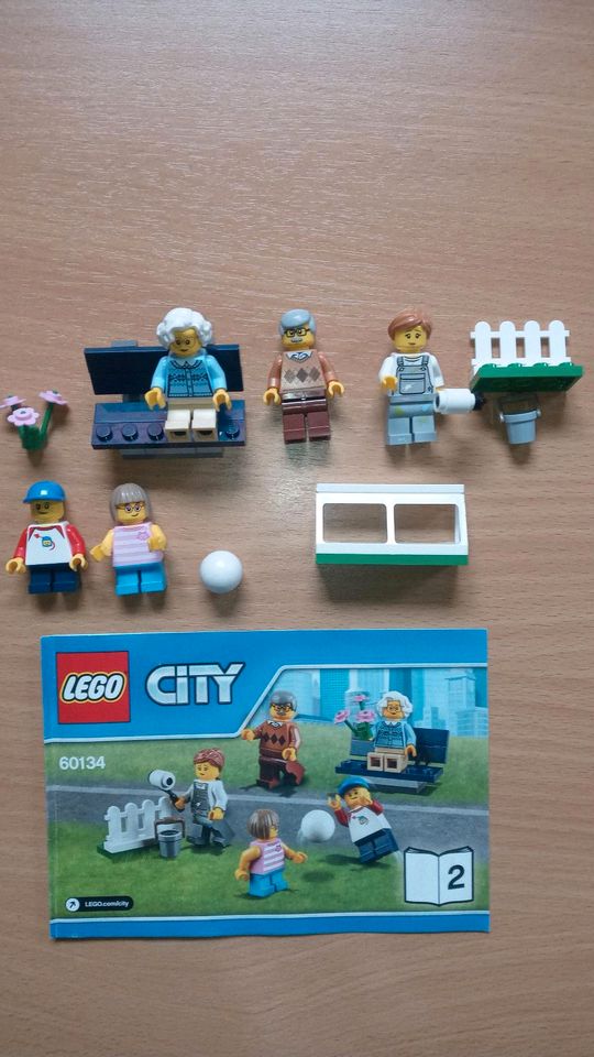 Lego City 60134 - Stadtbewohner im Park in Moormerland