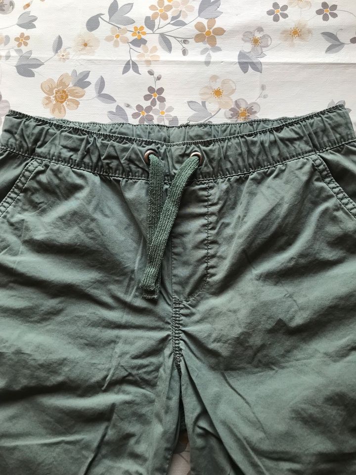 Kurze Hose / Short / Yigga / Gummibund in Gerstetten