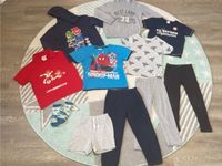 Set junge 110 Pullover T-Shirt Hose Socken Nordrhein-Westfalen - Niederkassel Vorschau