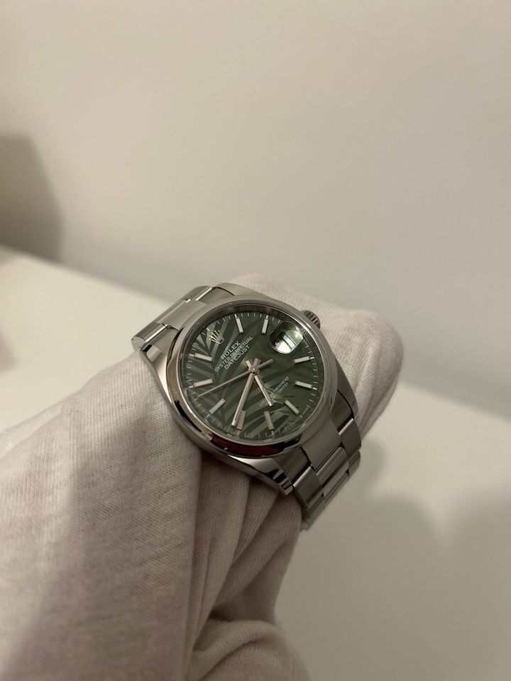 Rolex Datejust 36 mm Green Palm in Leipzig