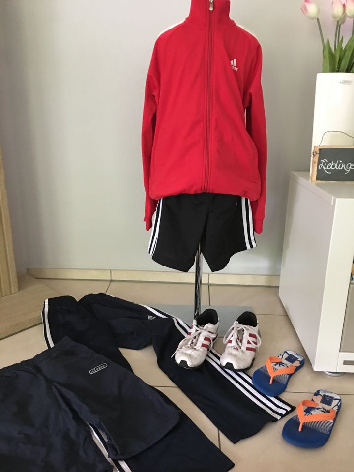 Adidas Climalite Sportanzug Anzug Hosen Gr. 116 140 Sport Marke in Pritzwalk