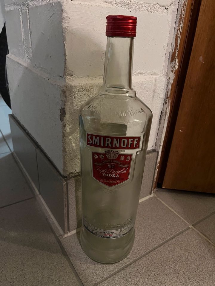 Smirnoff Vodka Flasche 3l in Laer