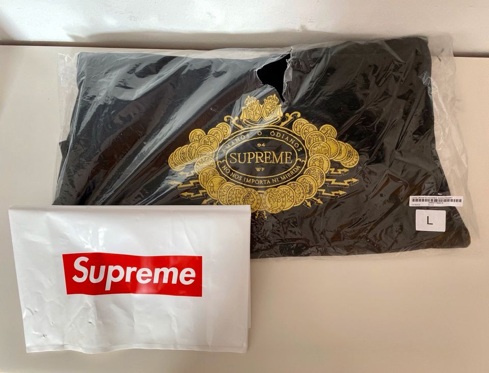 Supreme Love or Hate Hooded Sweatshirt FW18 in Mecklenbeck