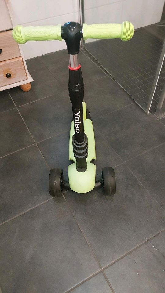 Kinder Roller Scooter Yoleo grün in Bad Liebenwerda