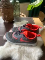 Nike Sneaker Turnschuhe Sportschuh Gr.38,5 Dresden - Leuben Vorschau