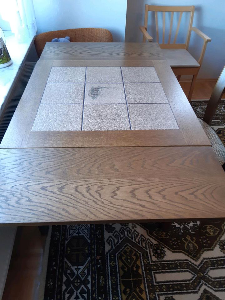 Holztisch, Seitenteile ausziehbar in Dornburg