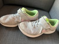 Nike Turnschuhe Gr.35 Niedersachsen - Nienhagen Vorschau