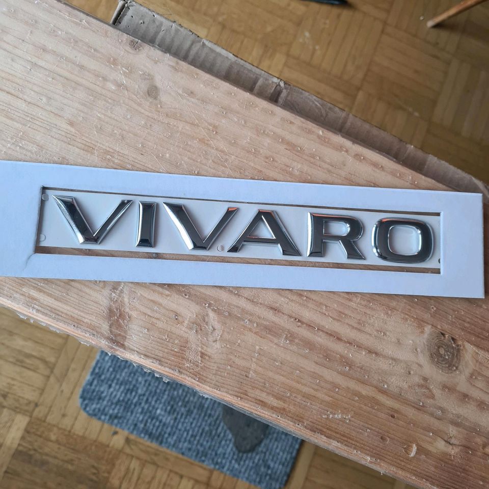 Opel Vivaro Schriftzug Nameplate Neu GM 93858039 in Gaimersheim