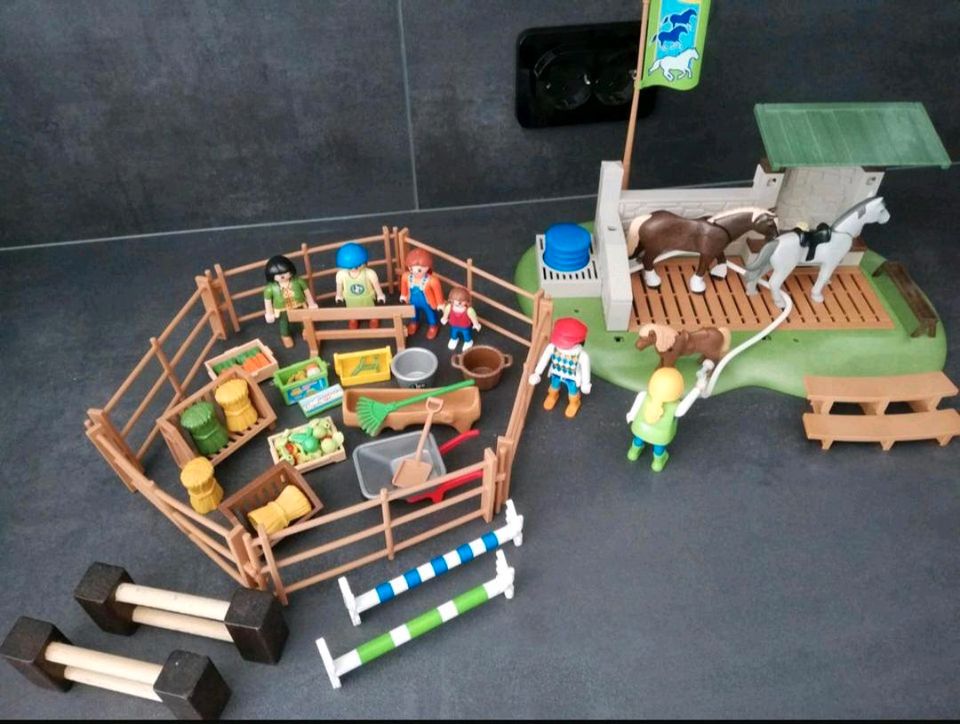 Playmobil Pferdewaschplatz mit Zubehör in Schellerten