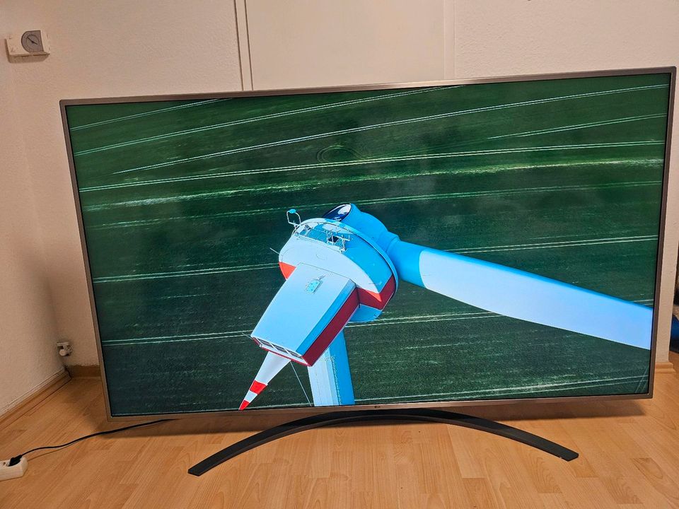LG Fernseher 82 zoll 4K Ultra HD-Auflösung in Schiffweiler