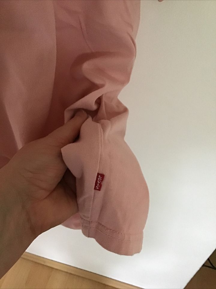 LEVIS T-Shirt Rosa Gr. L in Duisburg